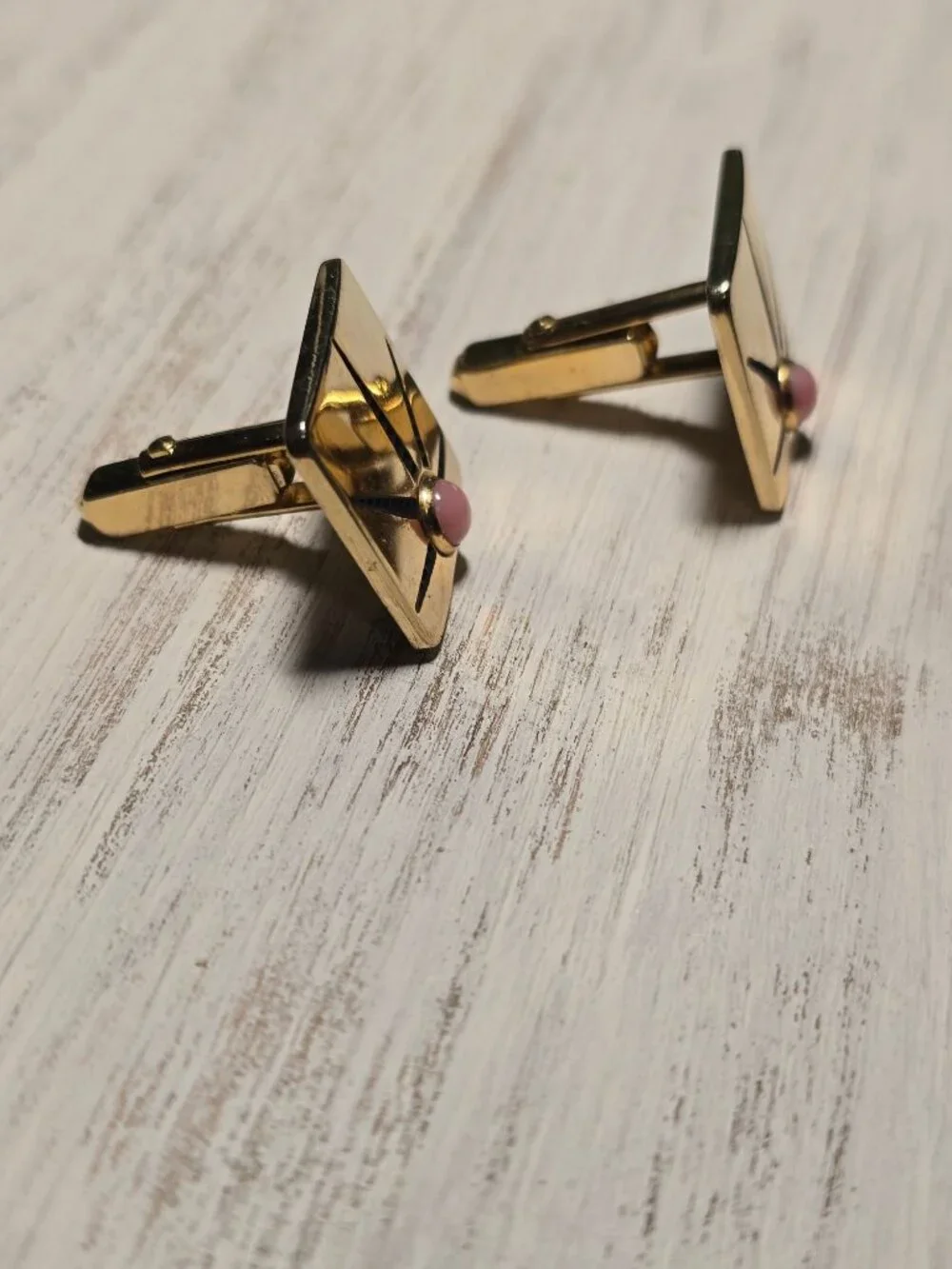 Vintage 1970s Mens Goldtone Atomic Pink Moonglown MCM Starburst Cufflink Set